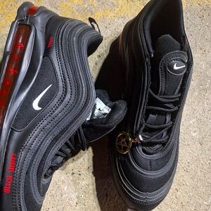 Nike 10.5 lil nas x satan